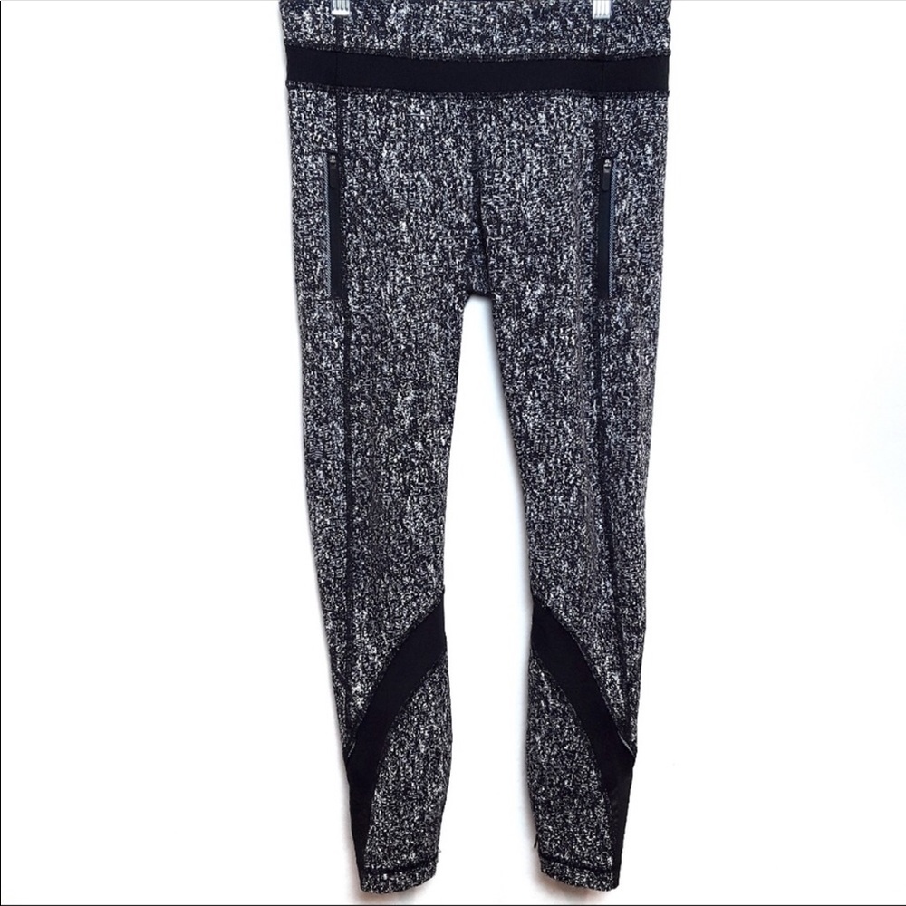 Lululemon black and white 7/8 cropped leggings